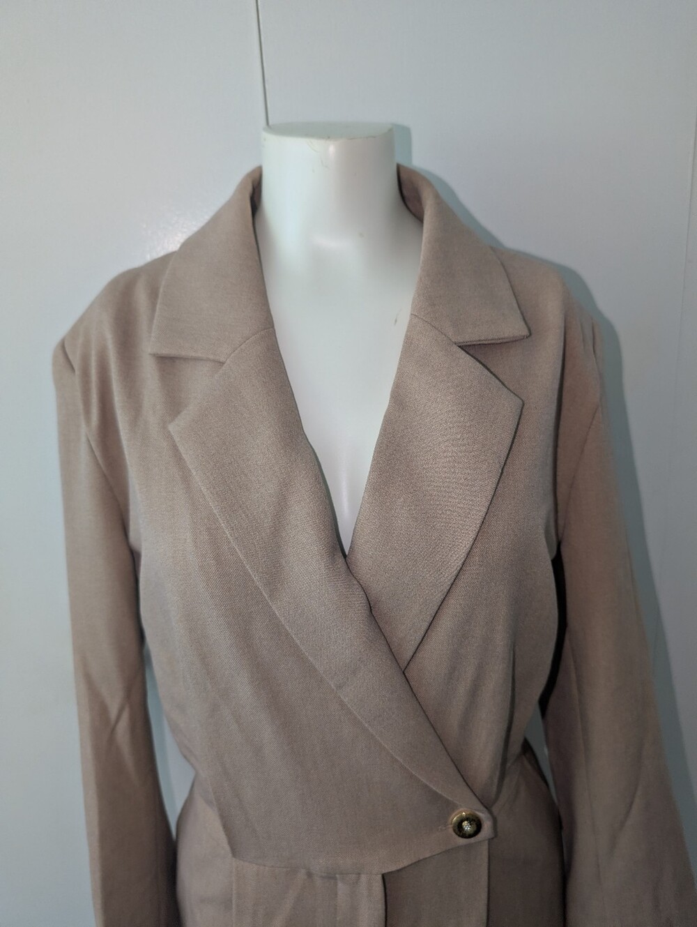 MOOYIUS Elegant Jumpsuit NWT - Picture 5 of 7